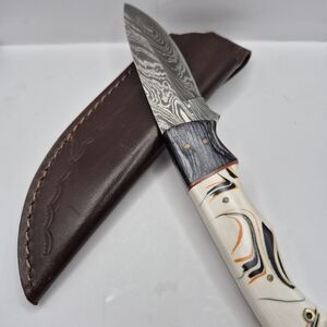 NEW!!! Damascus Steel Knife with Artistic Handle and Leather Sheath